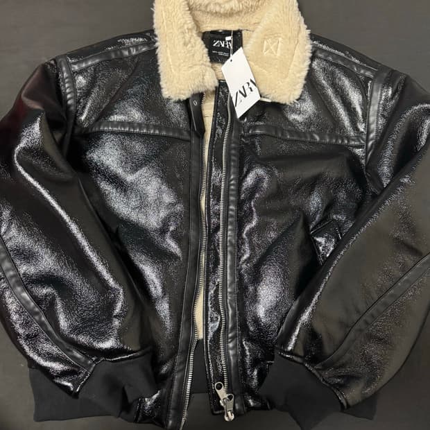 정품새제품 자라 페이크레더 무스탕 시어링 자켓 블랙 XL