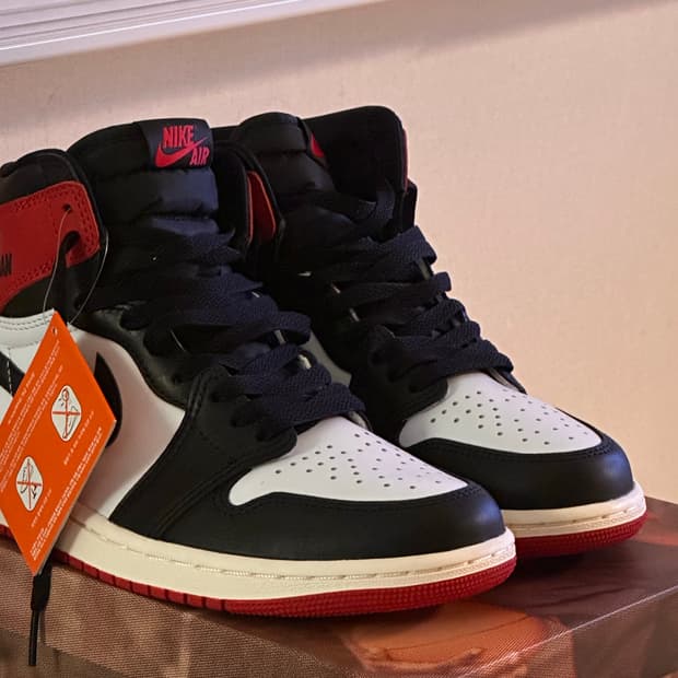 [새상품] 조던 1 레트로 하이 OG 블랙토 240