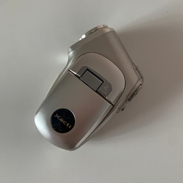 산요 작티 C4 Sanyo Xacti C4 실버 빈티지 캠코더 카메라