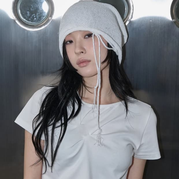 지제뮤지엄 SLASH PINTUCK T-SHIRT (WHITE) 반팔티