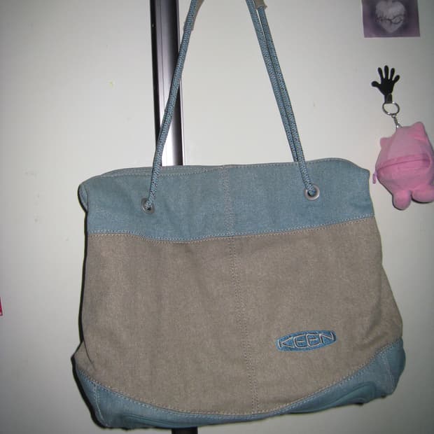 Keen 킨 블루 앤 베이지 숄더백