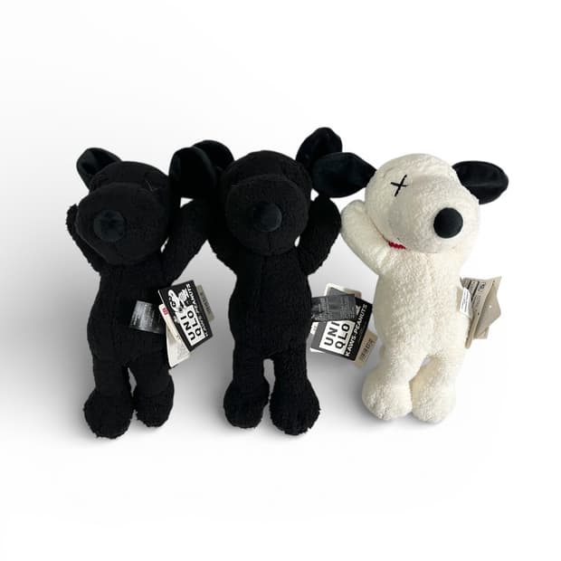 Uniqlo x Kaws x Peanuts snoopy 인형 S사이즈