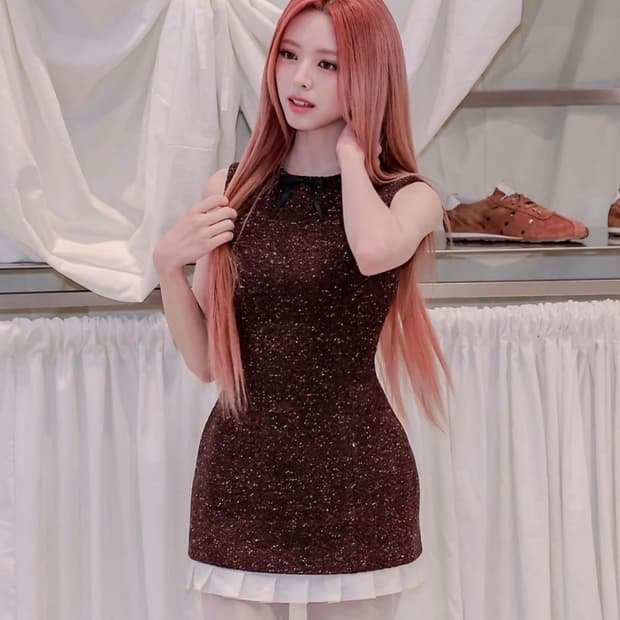 슈슈통 브라운 원피스 유나 착용