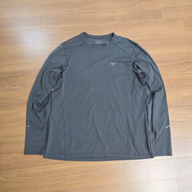 (XL) 아크테릭스 모투스 크루넥 롱슬리브