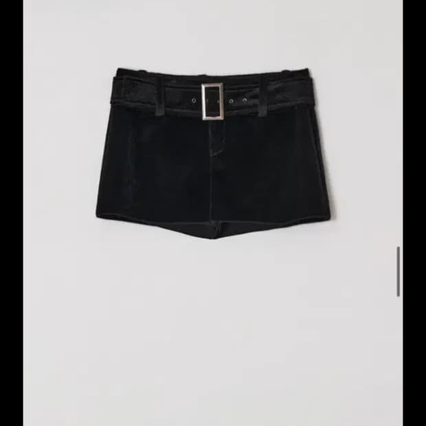 새제품) 다이애그널 스커트 CALFSKIN BUCKLE SKIRT (bl