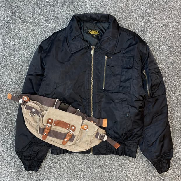 JPN 멀티 포켓 나일론 봄버