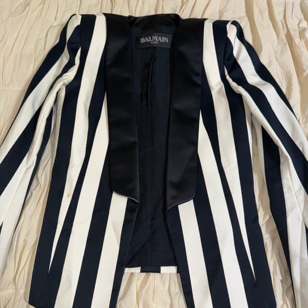 발망 13aw 오버숄더 스트라이프 테일러드 블레이저