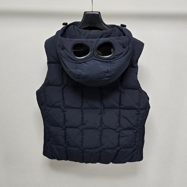 CP컴퍼니 고글 후드 패딩 조끼 m사이즈 95 판매