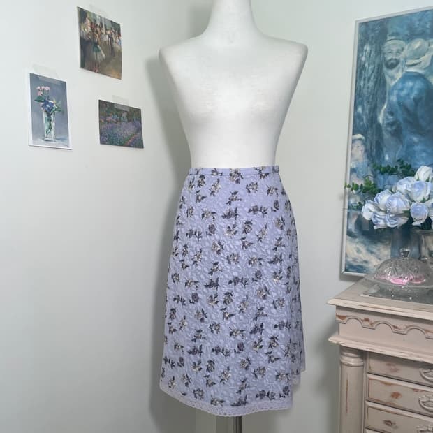 LEST ROSE lavender lace midi skirt