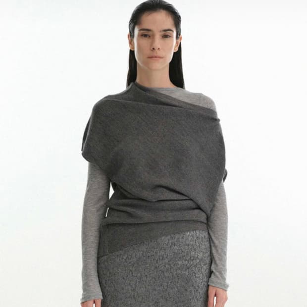 새상품.리포스 Unbal Off-Shoulder Knit (Grey)