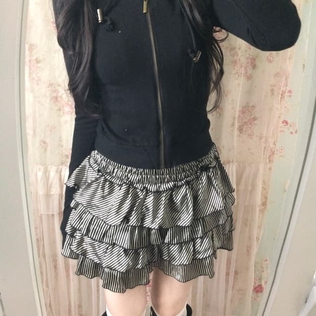 Cecil Mc bee balck hood zip up