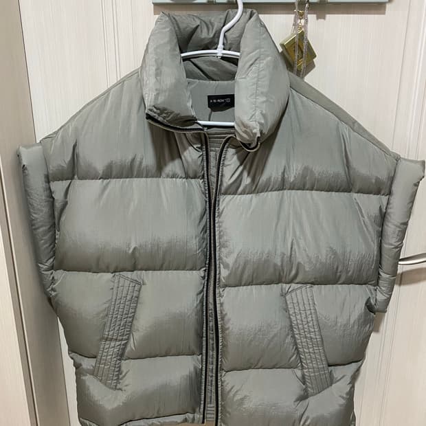 어텐션로우 오리털 패딩