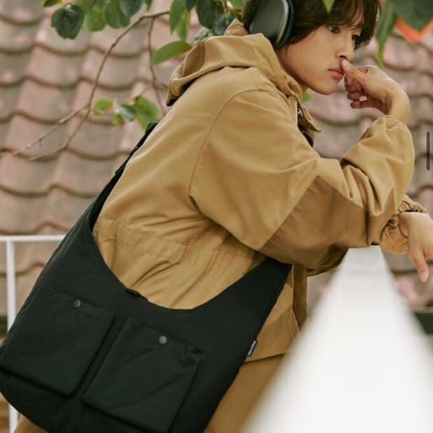 [남녀공용]마지언타이틀 패디드 보어백 크로스 블랙