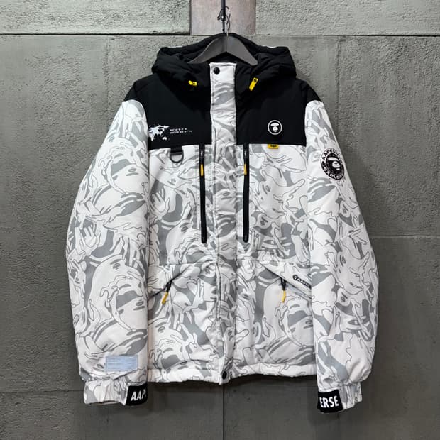 에이프 by 베이프 익스플로럴 카모 다운 패딩 (L)  