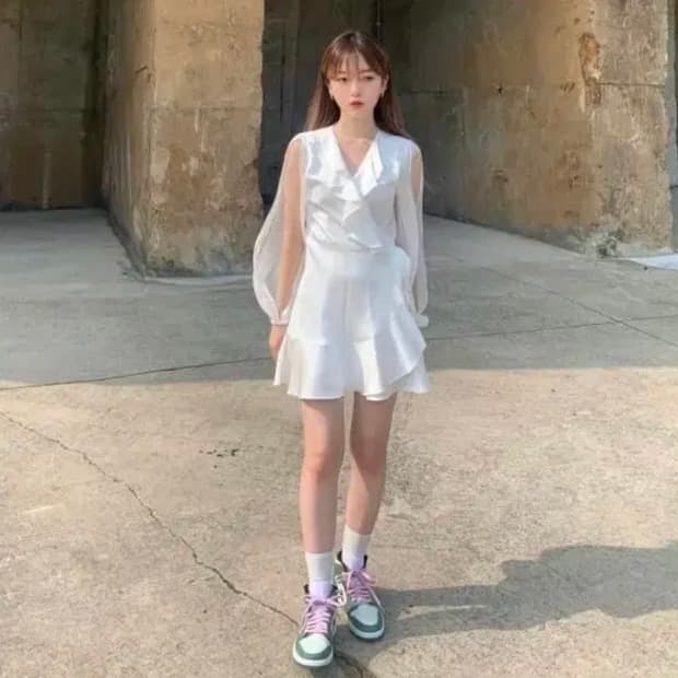 (새상품) 라뇨 체리퀴리 프릴 랩 새틴 화이트 원피스 사이즈 1