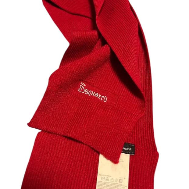 Dsquared2 빨간색 머플러
