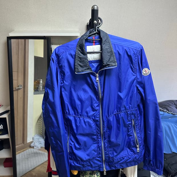 급처) 몽클레어 남성 블루 바람막이m 정품