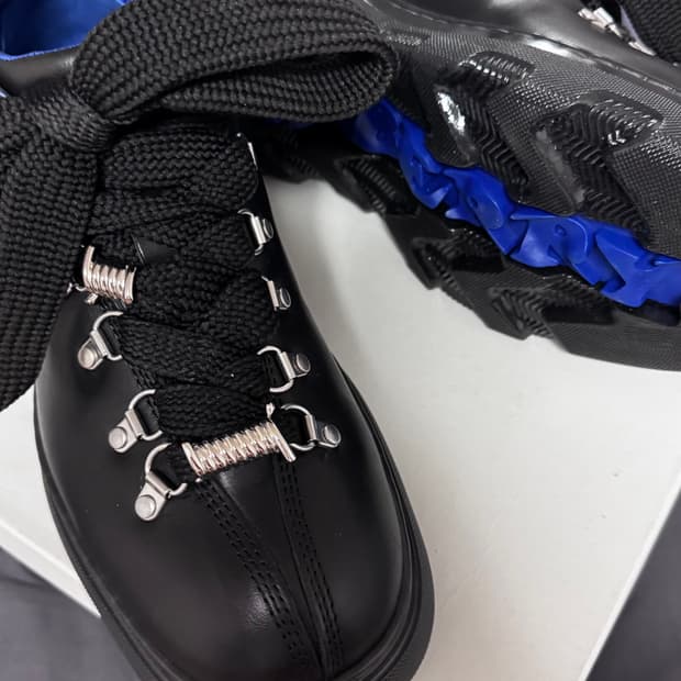 버버리 레더 트렉 부츠 블랙 42사이즈