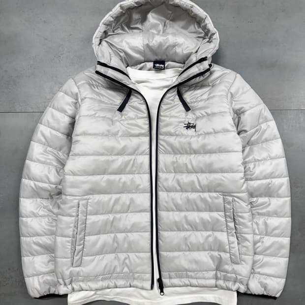 스투시 경량패딩 