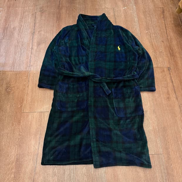 폴로 체크 로브 가운