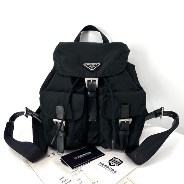 [감정완료] 프라다 삼각로고 나일론 백팩 블랙 스몰