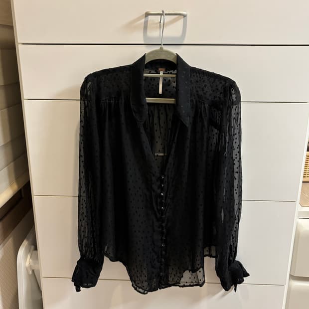 미국 보헤미안 브랜드 freepeople 도트블라우스