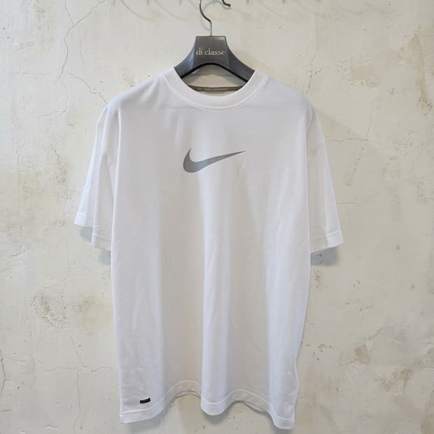 나이키 트레이닝 흰색 반팔 티셔츠 100