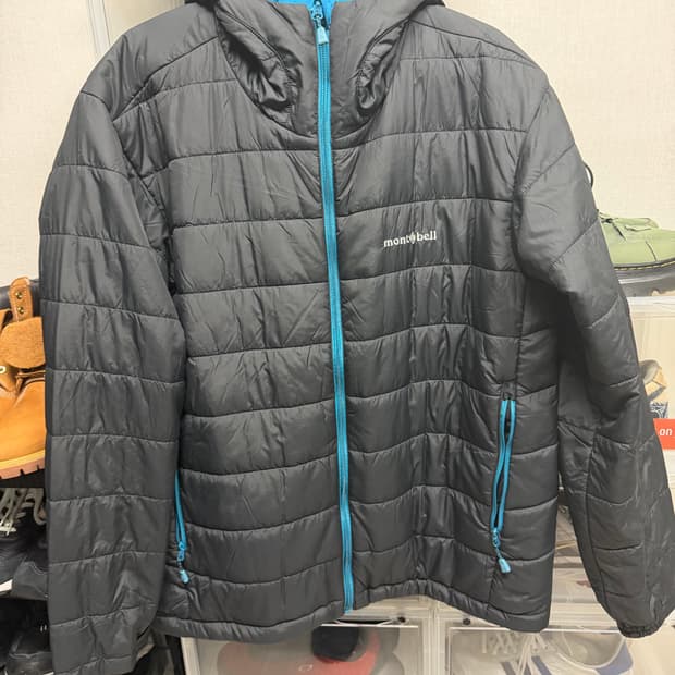 [L] 몽벨 써마랜드 리버시블 경량패딩 건메탈x블루사파이어 색상