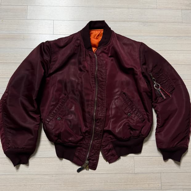 Prada 빈티지 디스트레드 Ma-1 봄버 자켓
