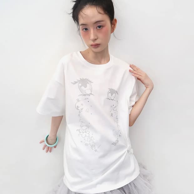 타입서비스 Cry Eyes Half Sleeve Top [White]
