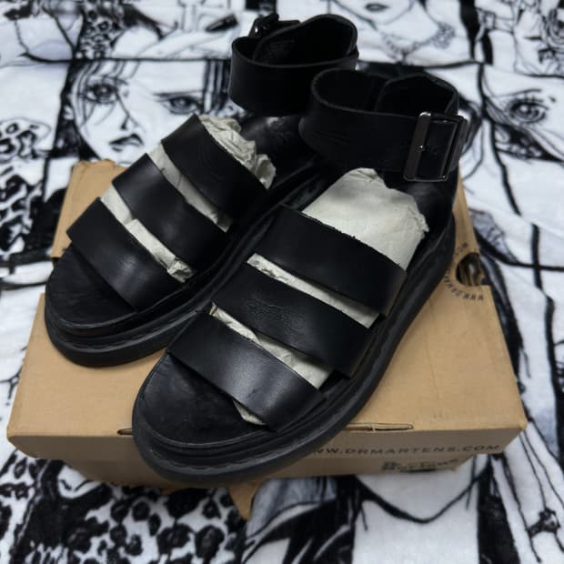 닥터마틴 클라리사