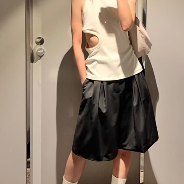 렉토 컷아웃 탱크탑