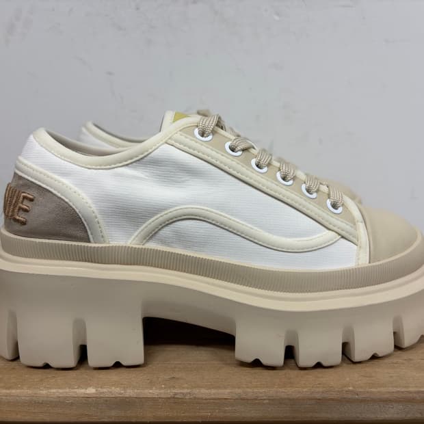 슈콤마보니 여성 스니커즈 235