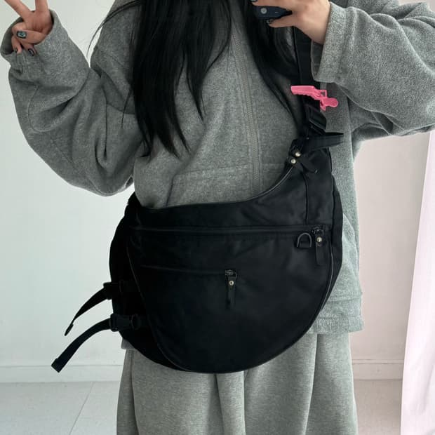 오니츠카타이거 메신저백