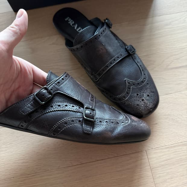 [285] 프라다 몽크 스트랩 레더 뮬