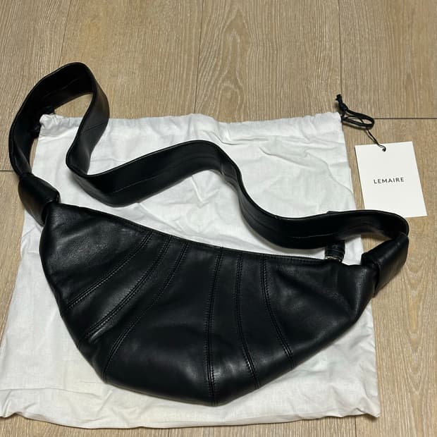 lemaire small croissant bag black