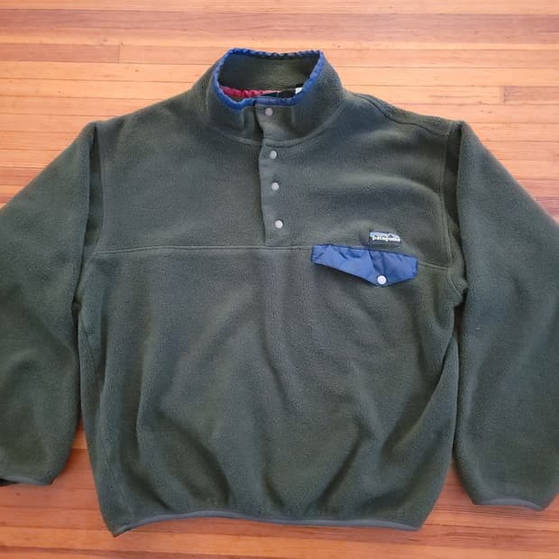 95FW 파타고니아 신칠라 스냅-티 플리스 올리브 그린/네이비