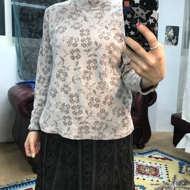 제페니즈 플라워패턴 반폴라 롱슬리브 