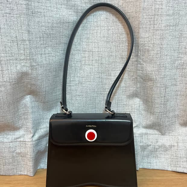 푸시버튼 컬렉션 숄더백