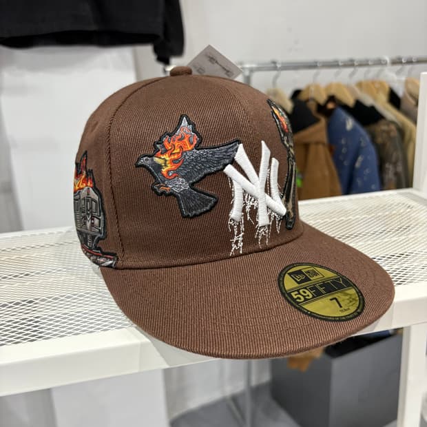 뉴에라 양키즈 지옥 59FIFTY 7 볼캡 스냅백