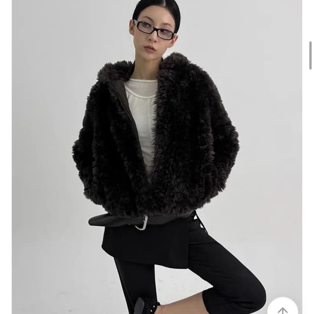 블랙업 모니첼 퍼 후드집업 브라운 (한번착용)