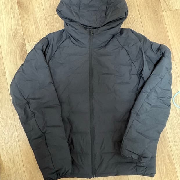 유니클로 퍼프테크 파카 L 블랙