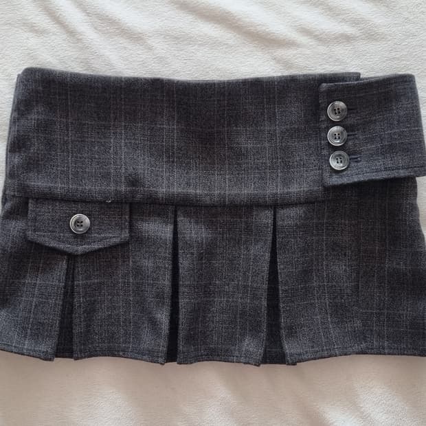 보헤미안서울 플리츠 랩스커트 딥그레이