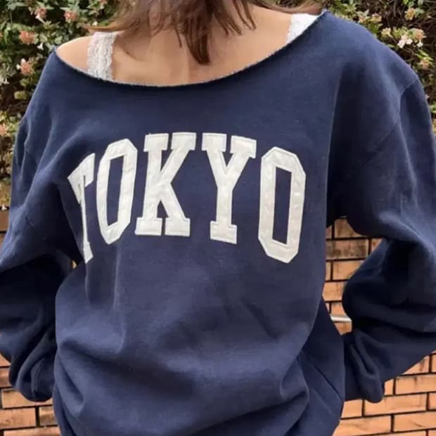 브랜디멜빌 오프숄더 맨투맨