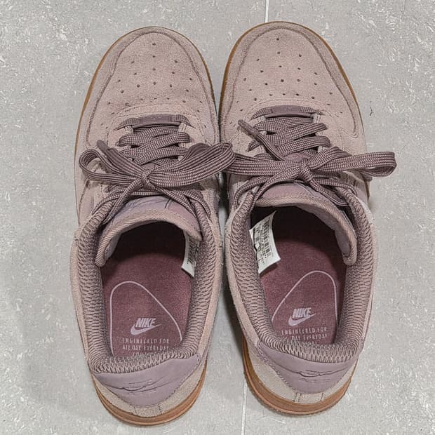 나이키 에어포스1 핑크 스웨이드 스모키 모브 235-240 37 사이즈