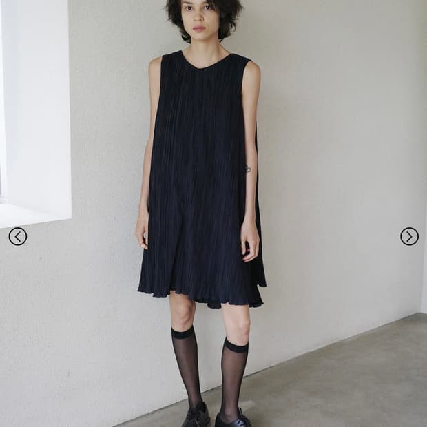 Hwi 미니 플리츠 원피스 midnight