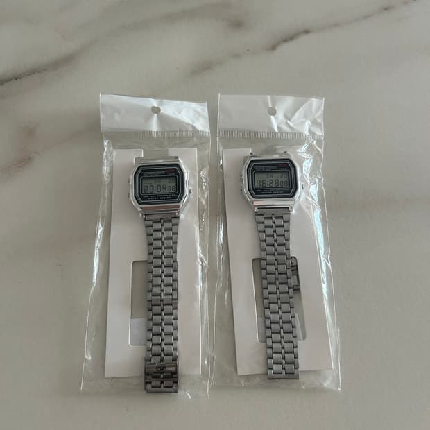 메탈 전자 시계