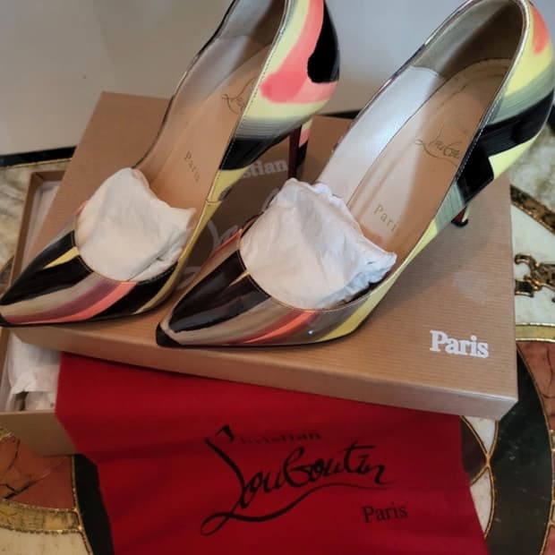 크리스찬 루부탱 35.5size 매우 급쳐 풀박스..