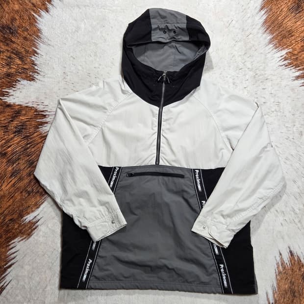 스파오 그레이 블랙 배색 아노락