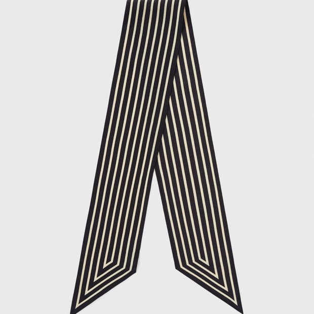 토템 시그니처 모노그램 실크 리본 스카프 블랙